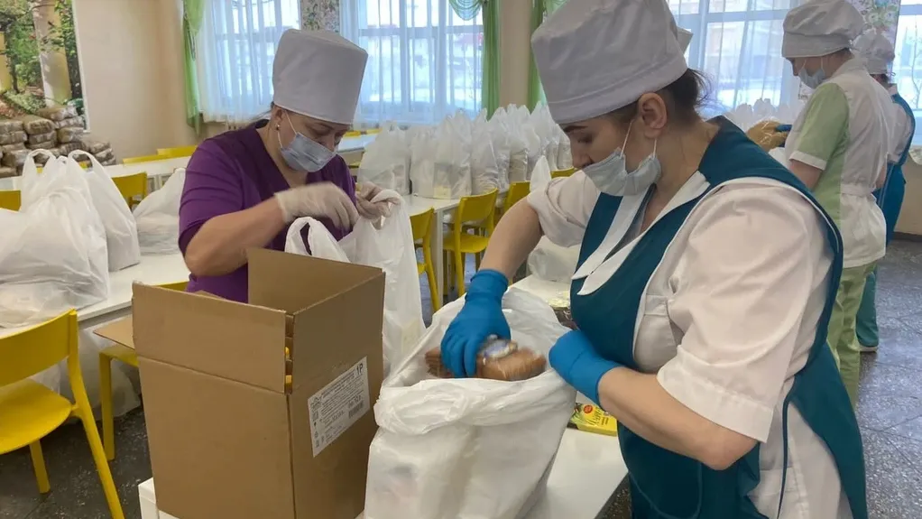 Наборами продуктов начнут обеспечивать с 1 сентября. Фото: пресс-служба губернатора ЯНАО