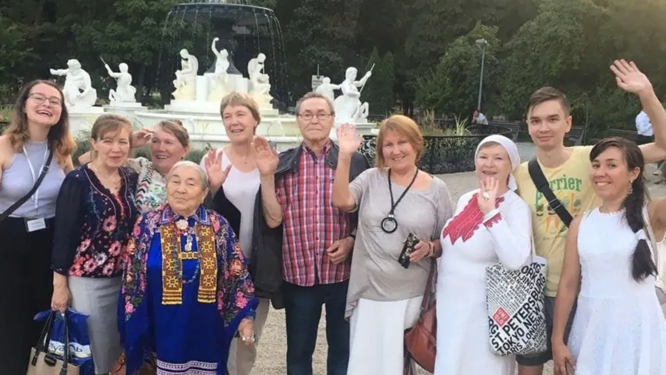 Румыния муван верыӆыйм «Финно-угорской ясаңан ӆуңтапат ханшты хоятат» Конгресса актащимеӆна. Хор: Людмила Шульгина.