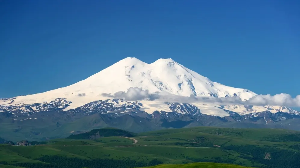 Притягательный Эльбрус. Фото: EvgenySHCH / shutterstock.com / Fotodom