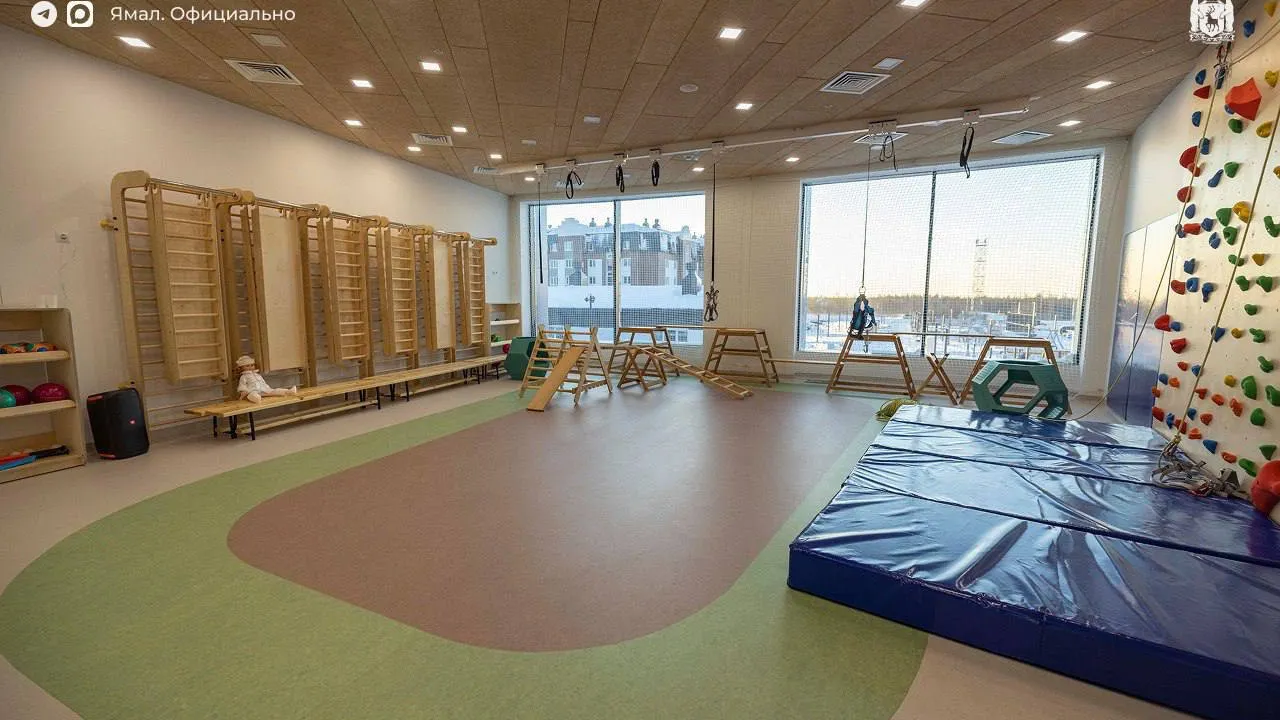 Спортзал в детсаду «Новаториия» в Тарко-Сале. Фото: «Ямал. Официально» / t.me/YANAO_official