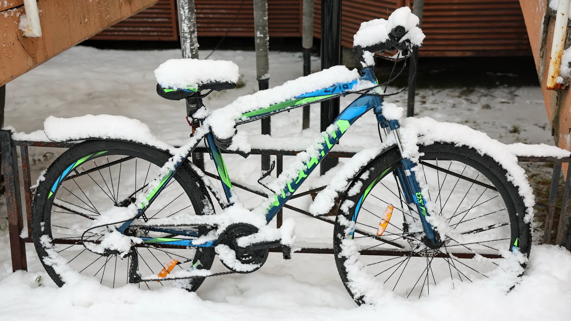 Велосипед подождет до весны.