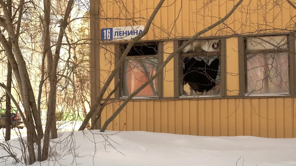 Мужчина погиб при пожаре в частично расселенном доме в Ноябрьске. Фото: Яна Джус / «Ямал-Медиа»