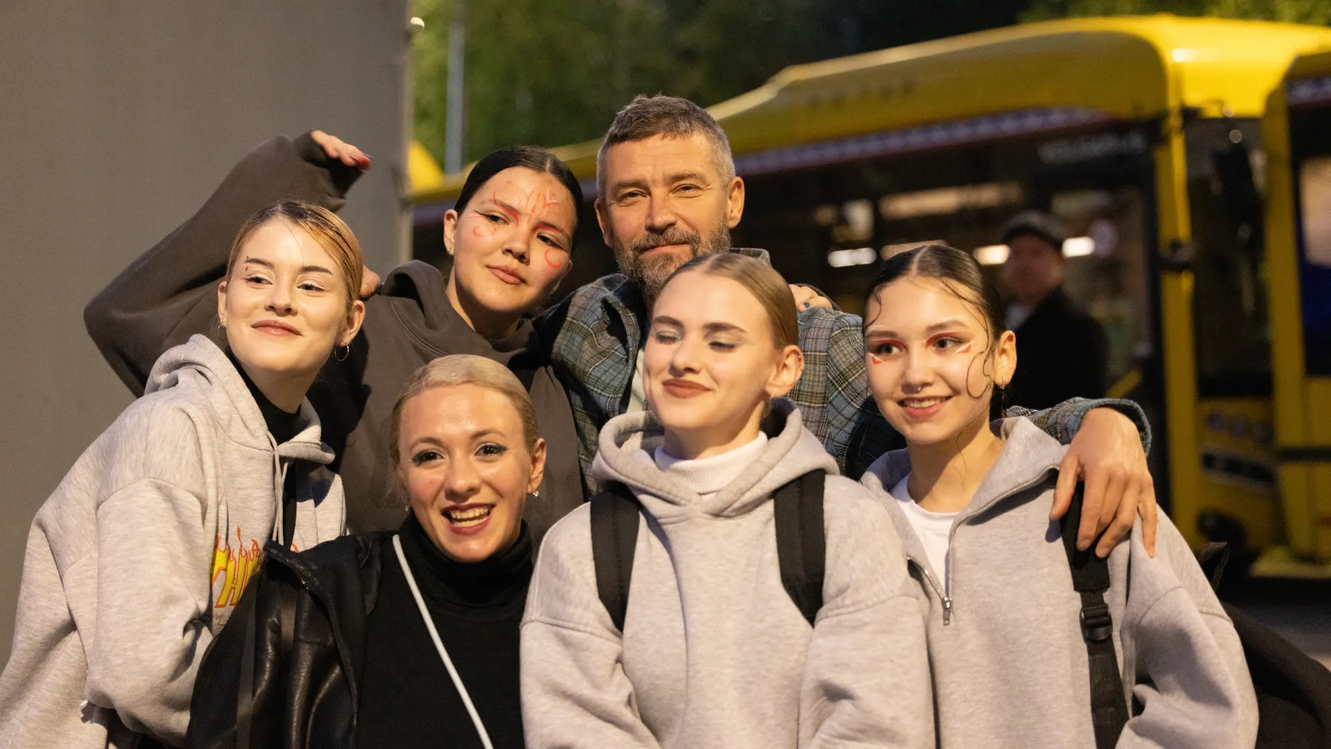 Группа «Umaturman» спела с местными артистами.