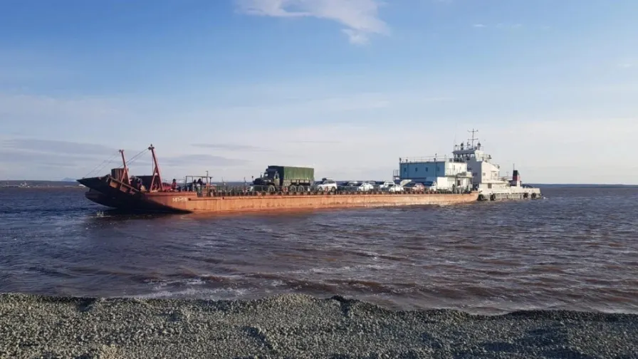 Ямальцы на первом пароме отправились до Приобья. Фото: департамент транспорта и дорожного хозяйства ЯНАО