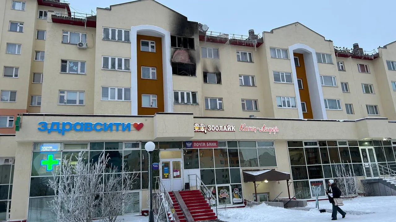 Смертельный пожар произошел на четвертом этаже дома в микрорайоне Оптимистов. Фото: пресс-служба прокуратуры ЯНАО