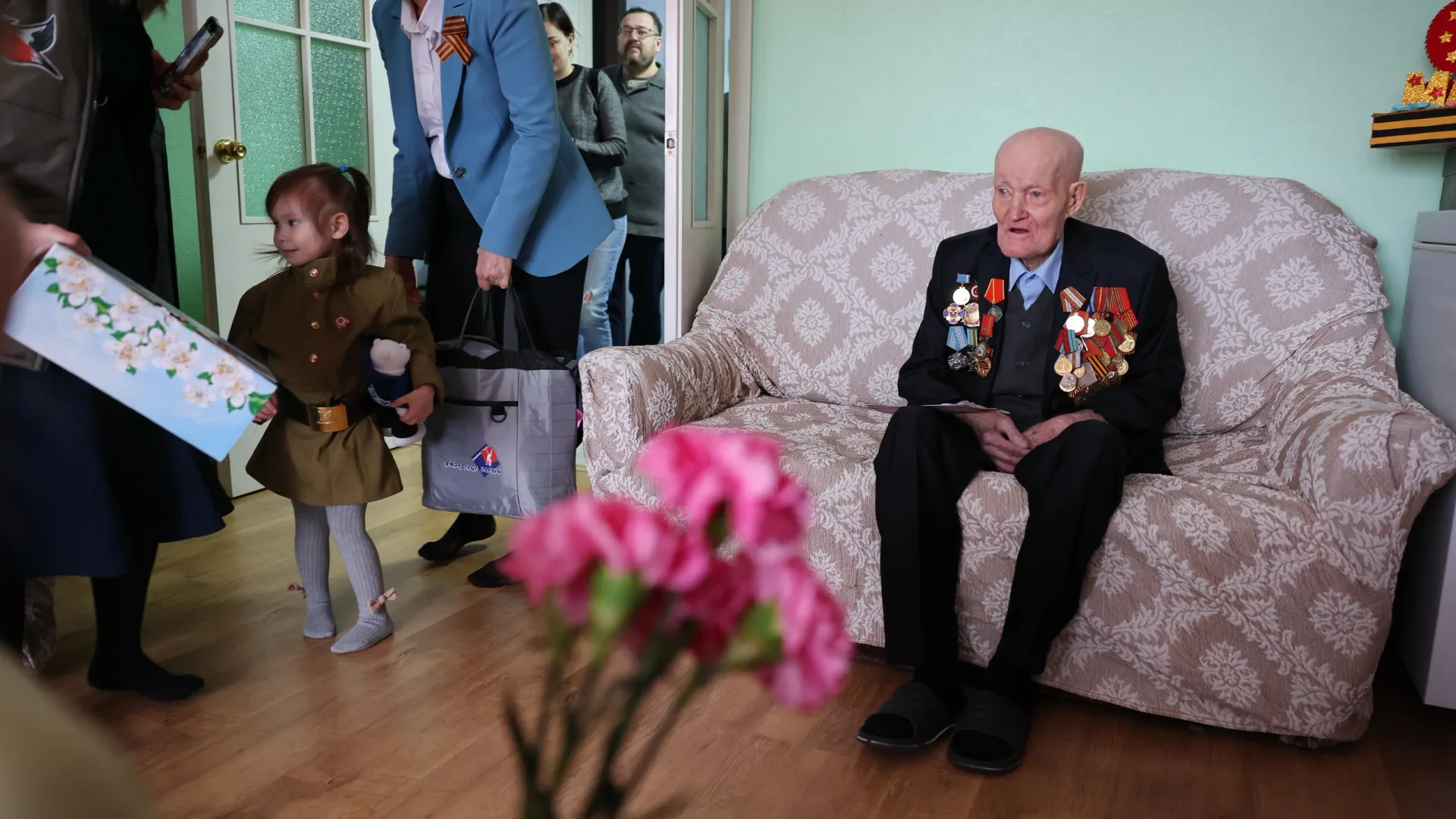 Фронтовику Николаю Тимофеевичу Шакурову исполнилось 99 лет. Фото: Андрей Ткачёв / «Ямал-Медиа»