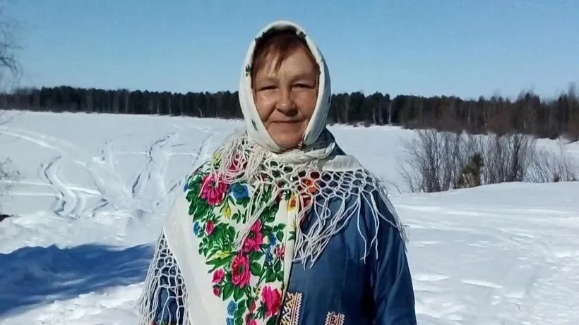 Анастасия Алексеевна Новьюхова араң-монщаң хоятӆаӆ ияха акатсаӆӆы. Хор: Людмила Шульгина.