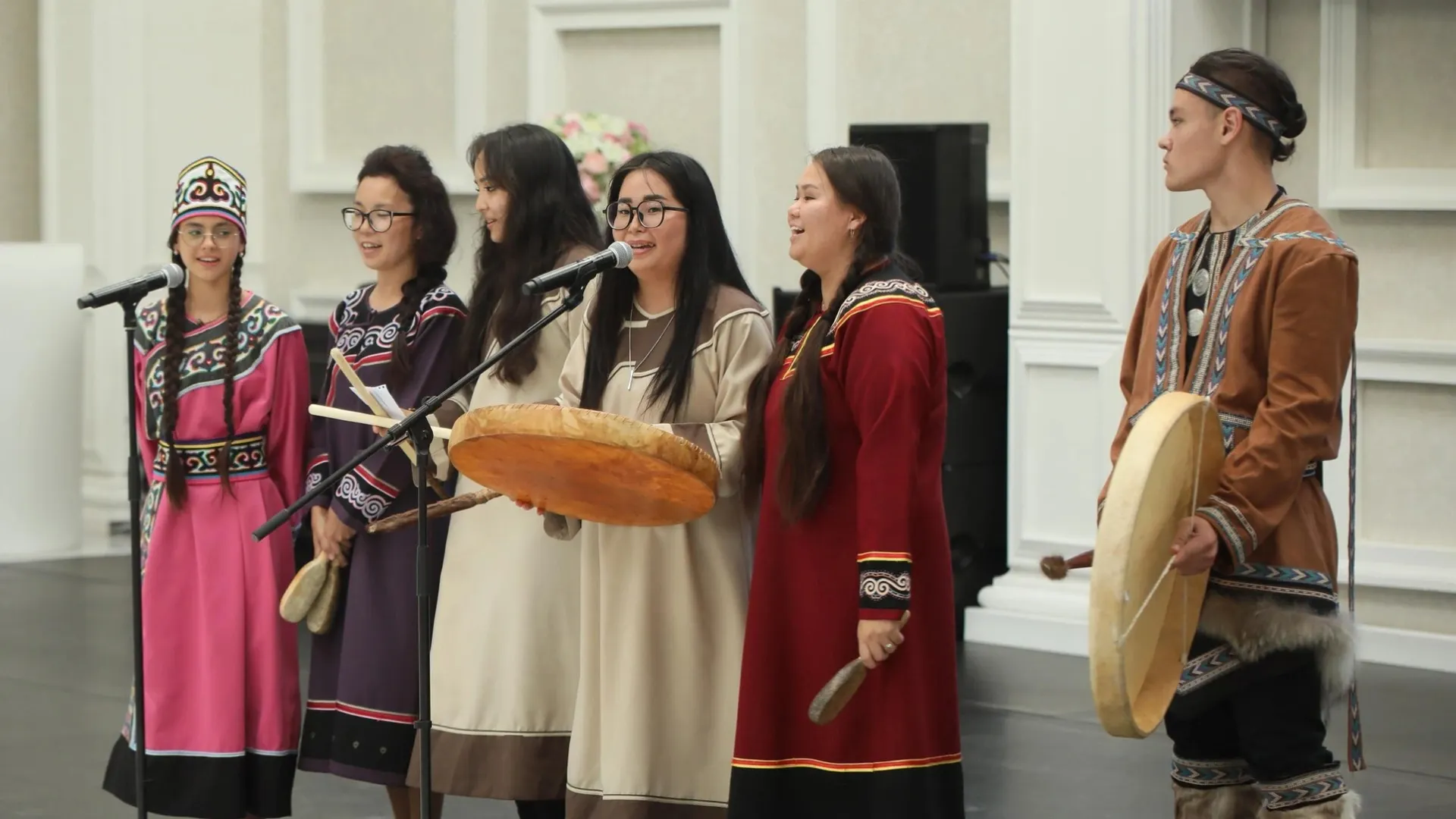 Уйтантопсаеӆ «Нунэ» нэман понтсэӆ. Хор: cultsakhalin.ru