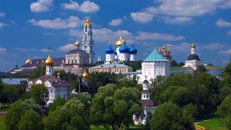 Ансамбль Троице-Сергиевской Лавры. Авторство фото: Александр Гришин. Собственная работа, CC BY-SA 3.0, https://commons.wikimedia.org/w/index.php?curid=36404321