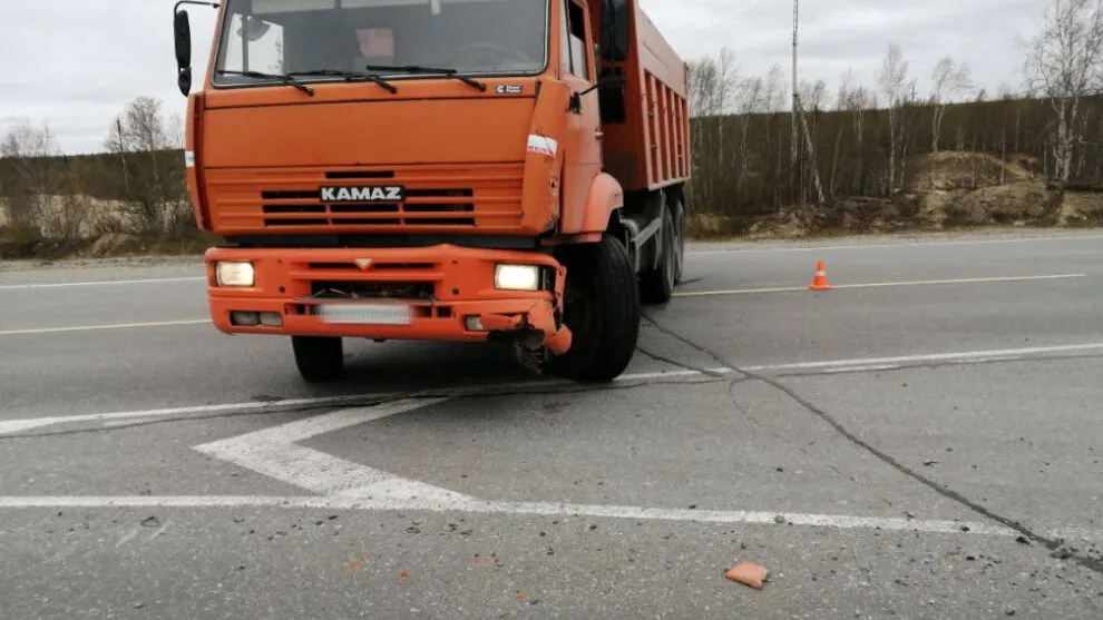 ДТП произошло неподалеку от Салехарда. Фото: Лев Гуляев, Север-Пресс