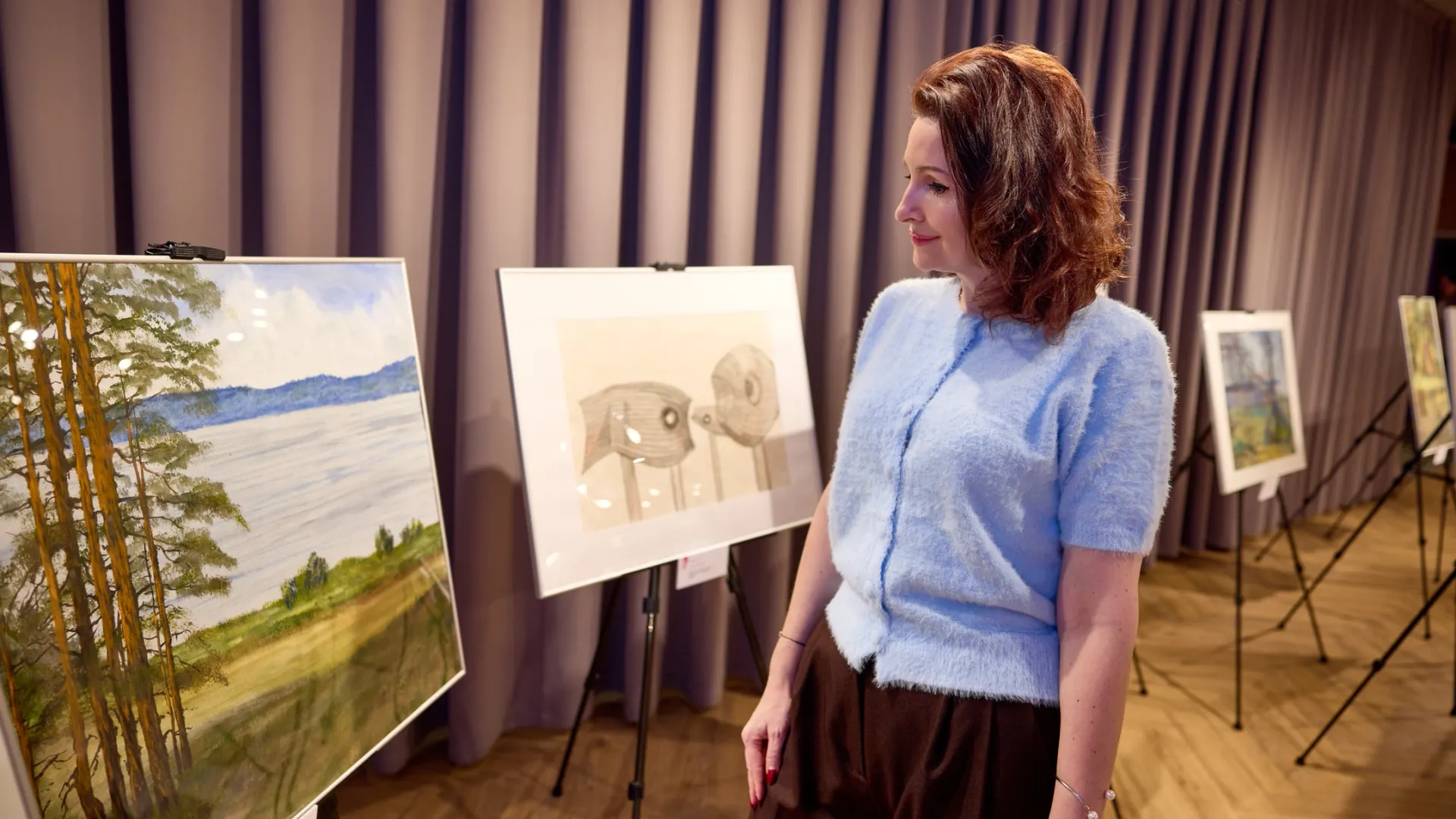 На выставке. Фото: Юрий Здебский / «Ямал-Медиа»