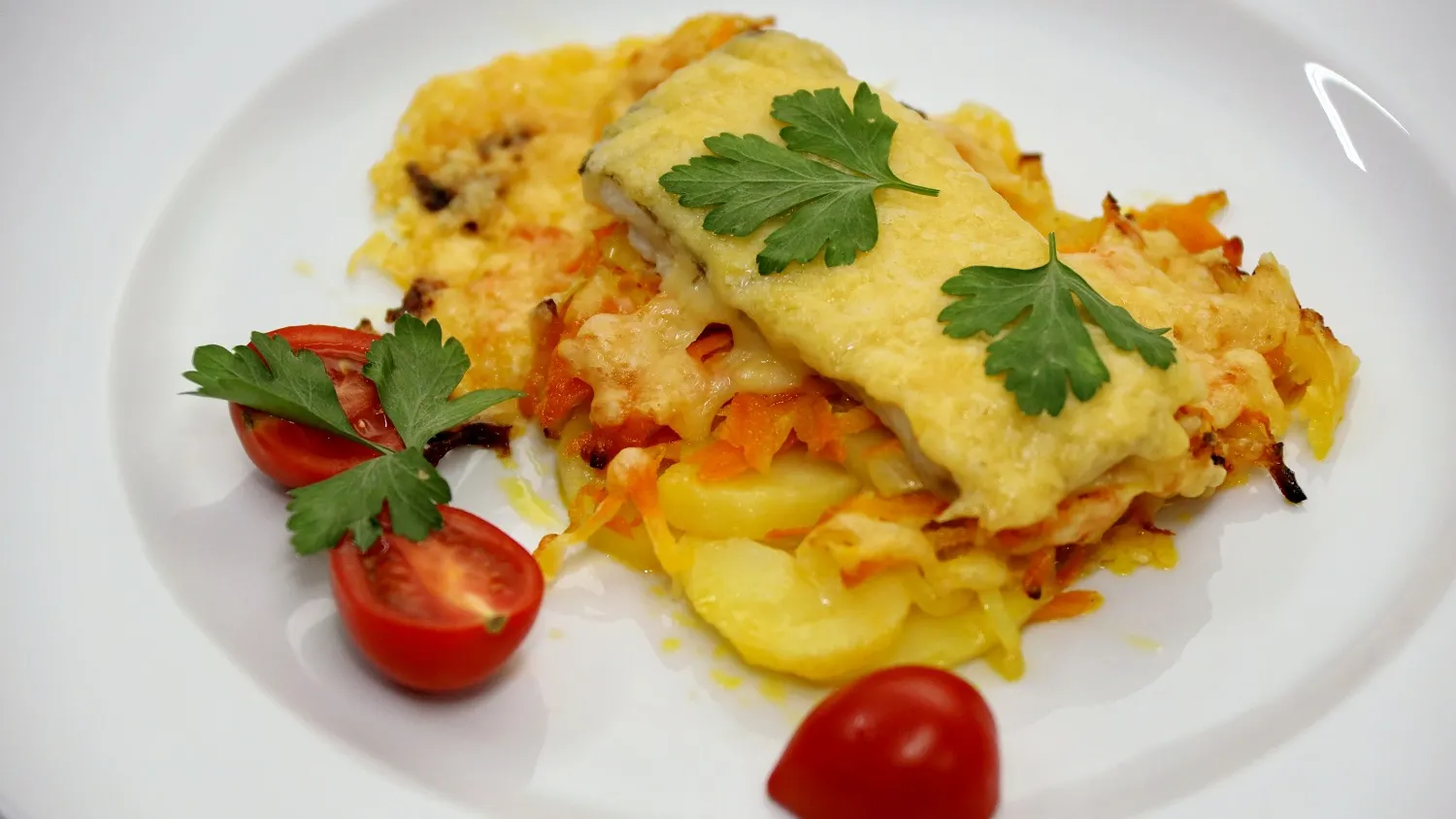 Студенты старались раскрыть вкус местной рыбы и эффектно представить свое блюдо жюри. Фото: Василий Петров / «Ямал-Медиа»