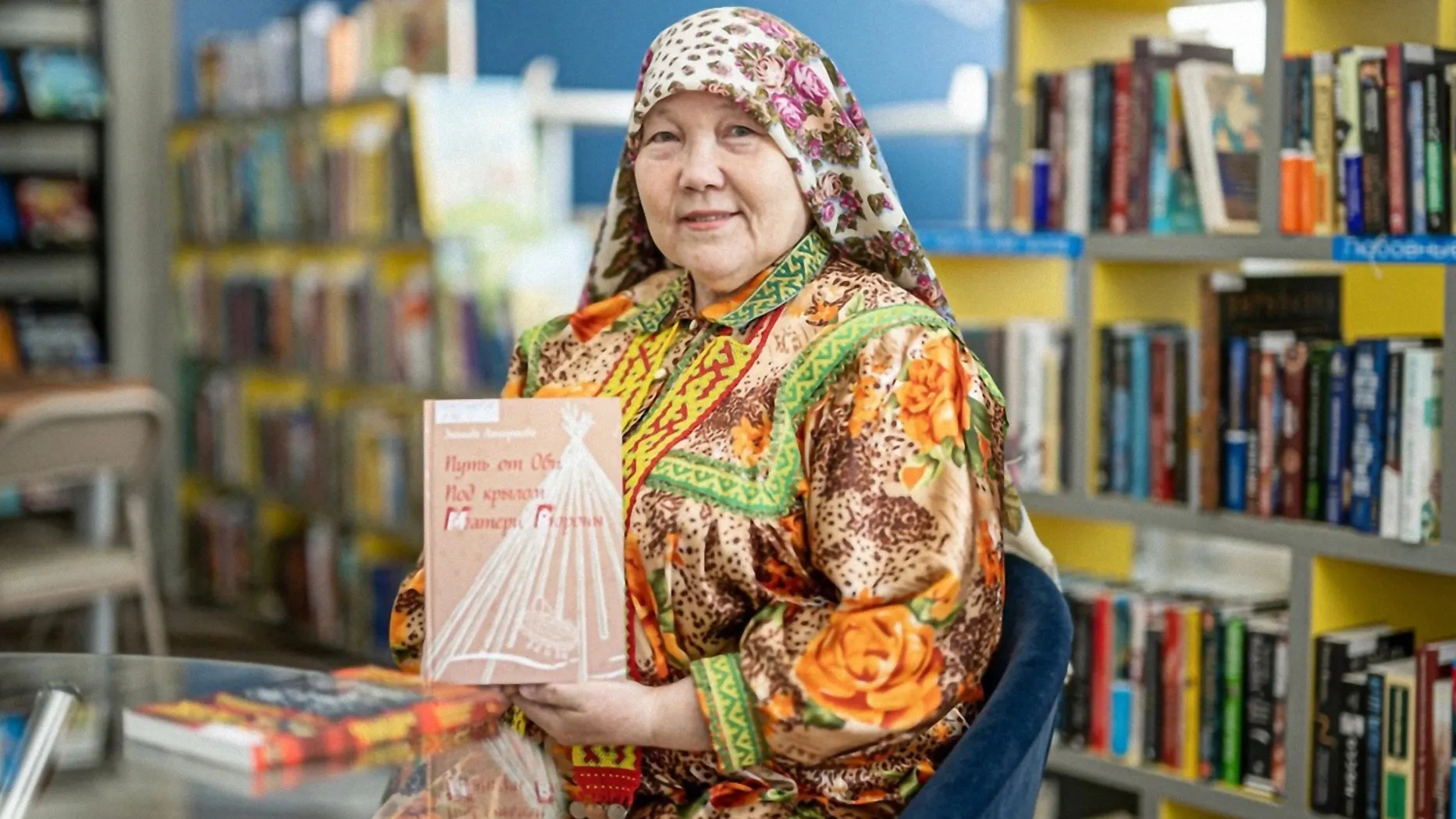 Зинаида Лонгортова давно поняла — писателю важно не зацикливаться на одном или двух регионах, нужно интересно писать о том, что важно для многих жителей планеты. Тогда и отклики будут. Фото из архива Зинаиды Лонгортовой