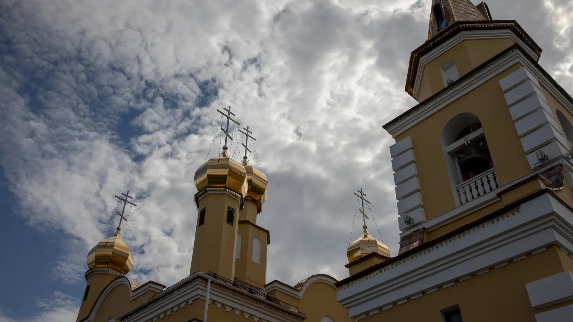 В день памяти Преподобного Илариона посещали храмы. Фото: Федор Воронов / АНО «Ямал-Медиа»