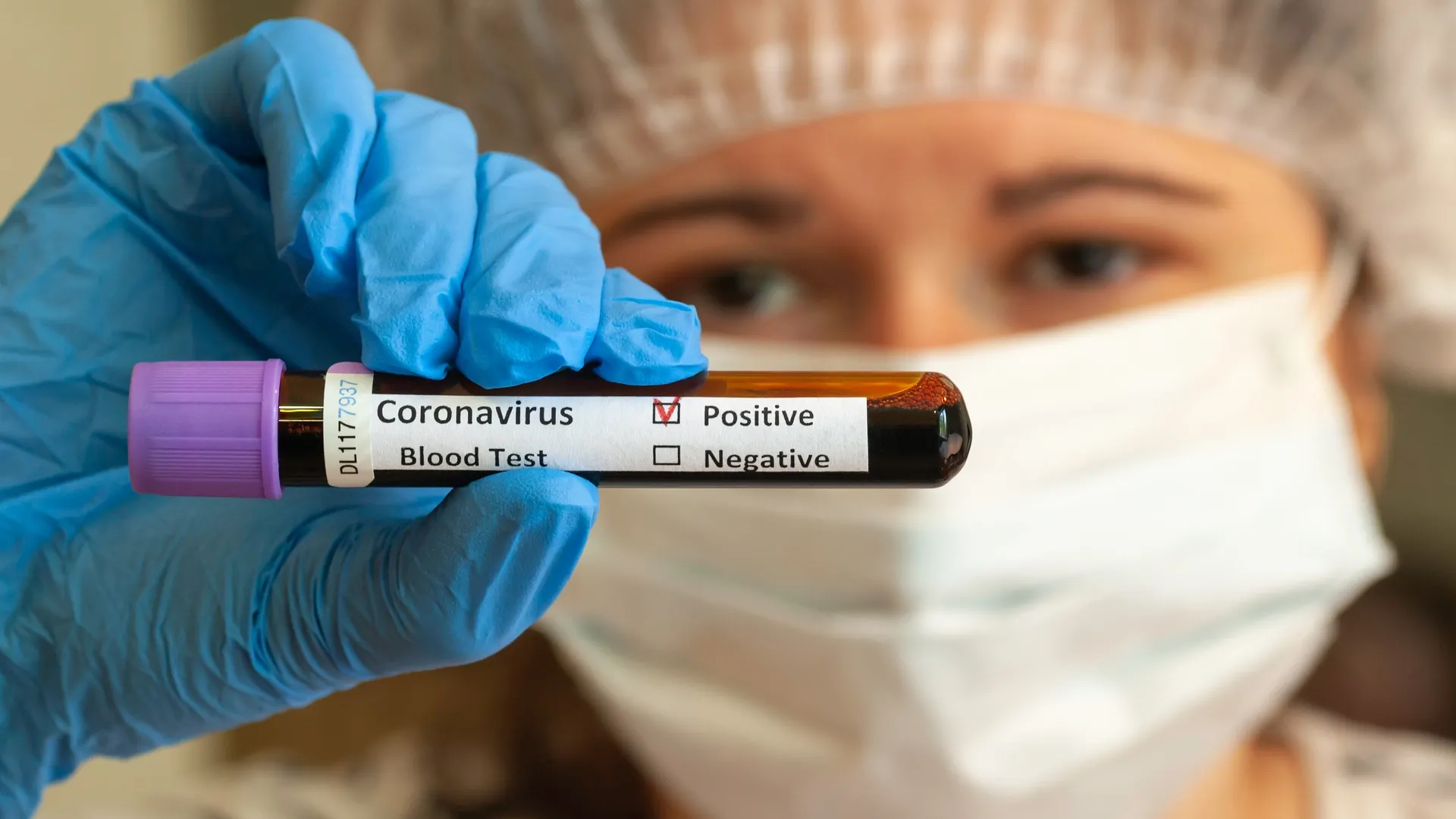 Врачи призывают пройти обязательную вакцинацию! Фото: skimin0k / Shutterstock / Fotodom