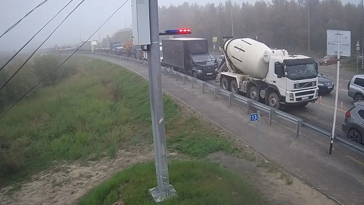 Фото: скриншот видео с онлайн-камер на КПП переправы со стороны Салехарда