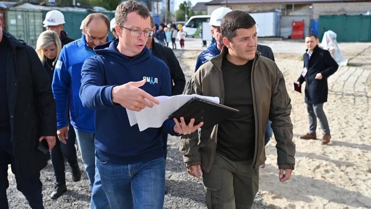 За время поездки губернатор посетил 85 действующих и строящихся объектов. Фото: vk.com/artyukhov_da
