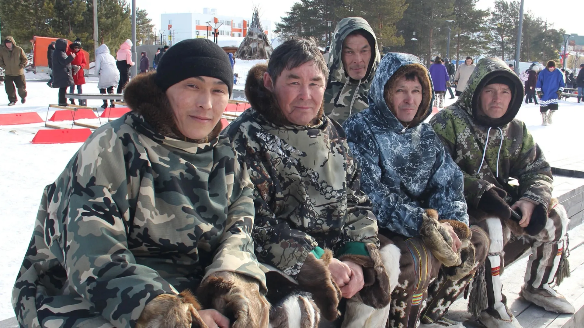Рут муваӊ ханты ёх, мата хоятат емаӊ хатӆа Туром ёхан мув эӆты ияха актащсат. Хор: Владимир Енов