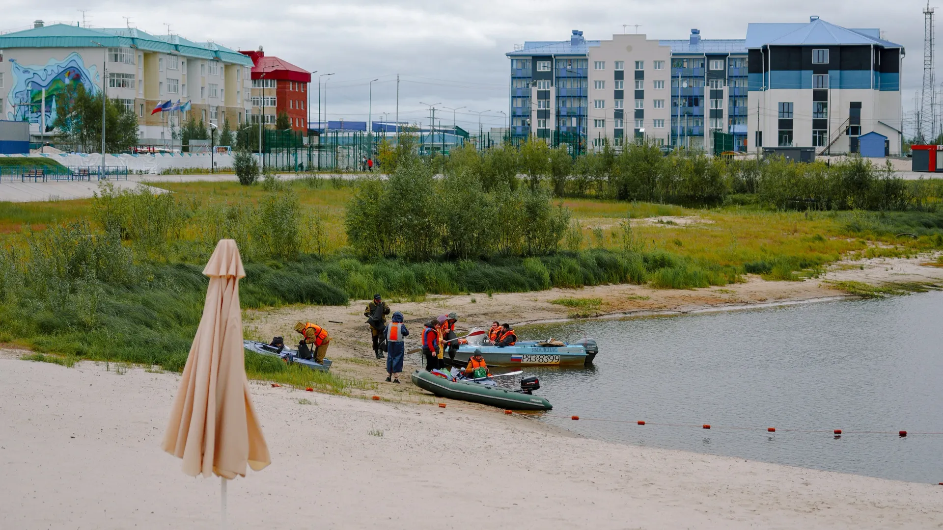 Пляж в Тарко-Сале. Фото: Юлия Чудинова / «Ямал-Медиа»