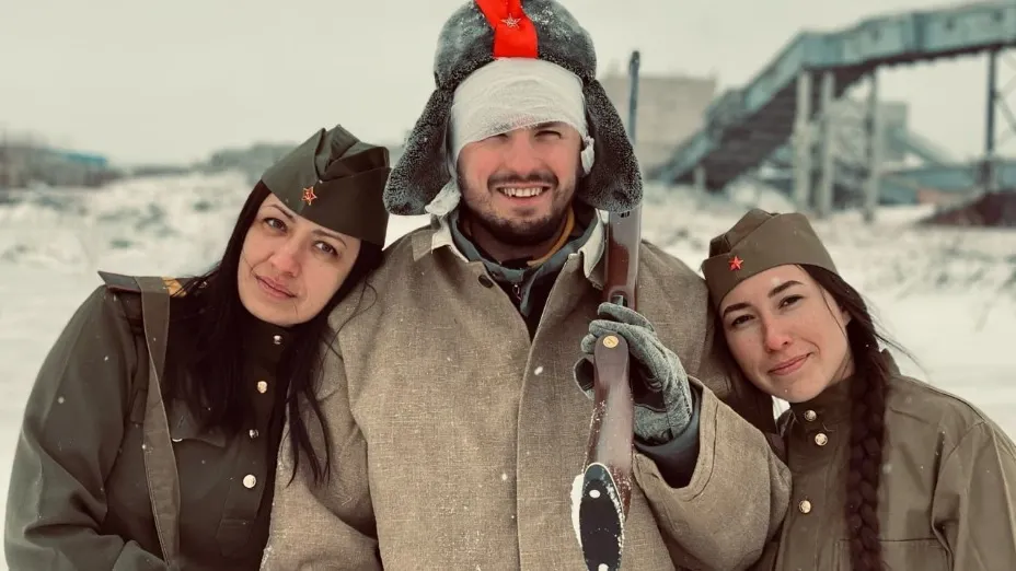  Райдеры во время восхождения придерживаются военной тематики даже в одежде. Фото: предоставлено Станиславом Павловским
