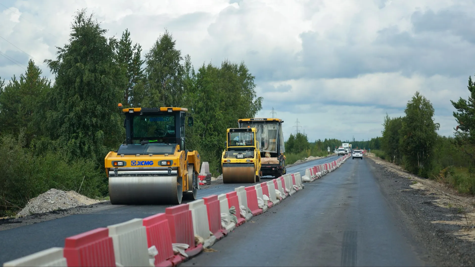 В ЯНАО следят за дорогами и берегут их. Фото: Юлия Чудинова / «Ямал-Медиа»