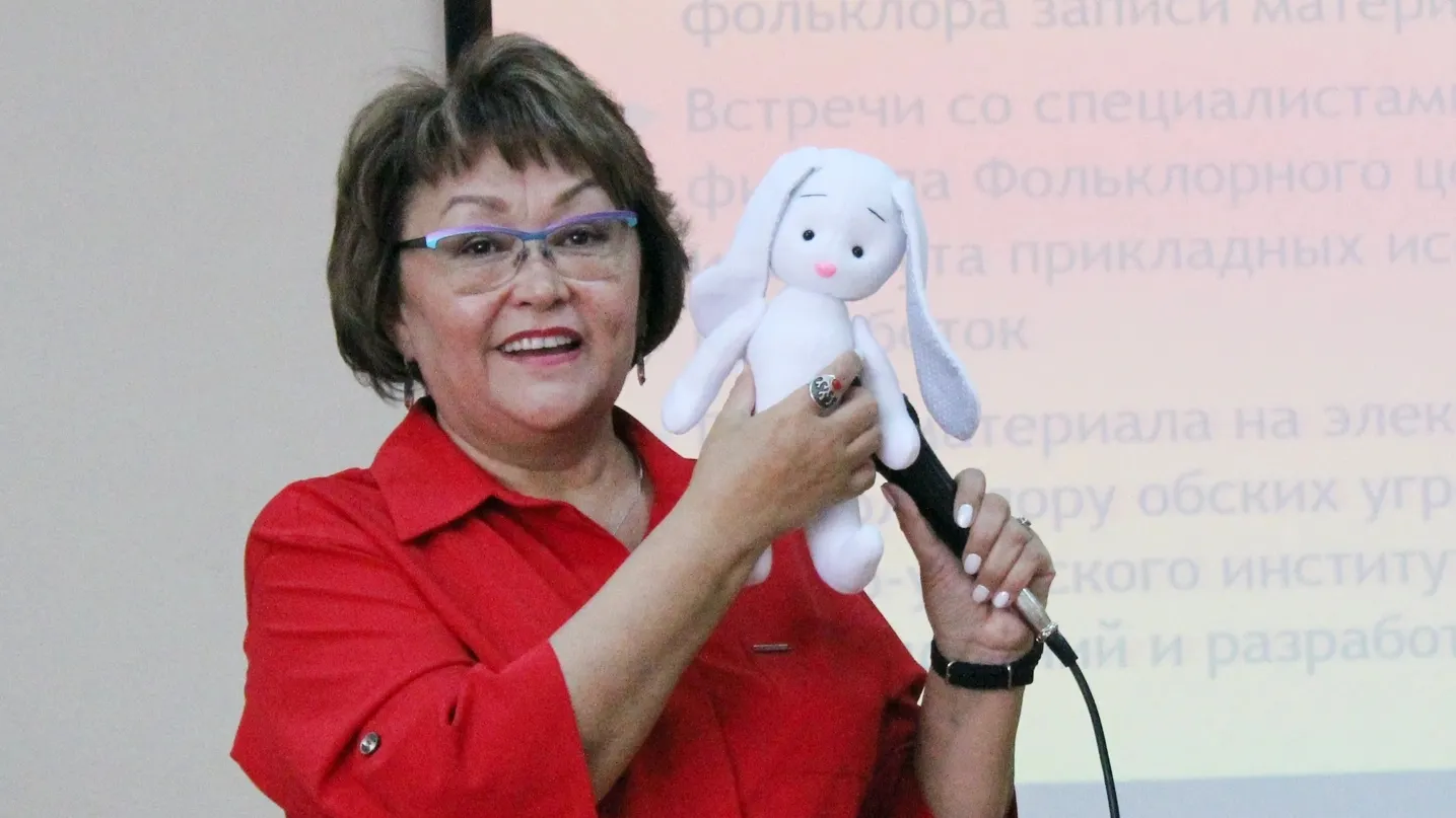 Римма Михайловна Потпот юраӆ па щёмаӆ понмаӆ ураңан, ай няврэмат кеша ханты араң шоврыет верман усат. Хор: Аллина Тоярова.