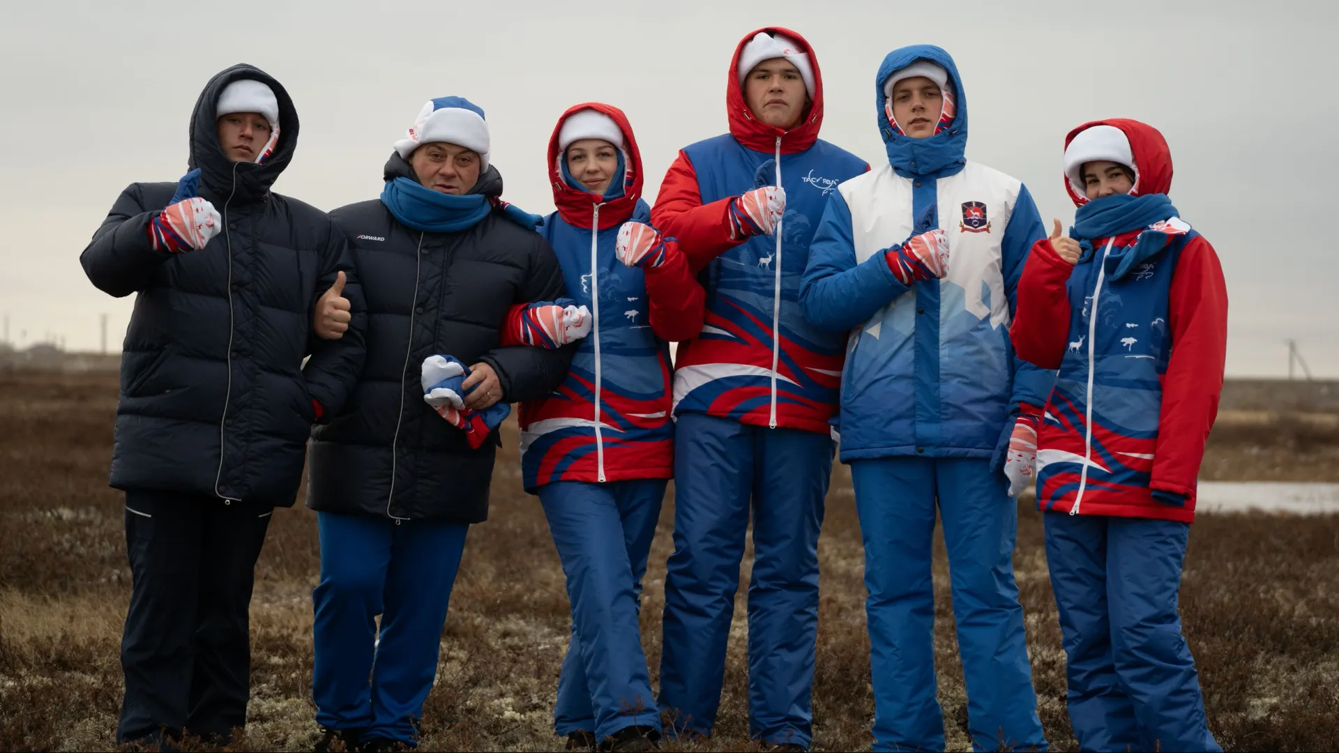 Спортсмены из Волновахи приехали в Тазовский на турнир по северному многоборью. Фото: Александр Тибичи / пресс-служба губернатора ЯНАО
