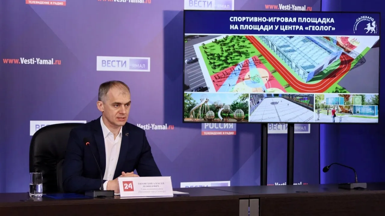 О летних преображениях Салехарда рассказал Алексей Титовский. Фото: Василий Петров / ИА "Север-Пресс"