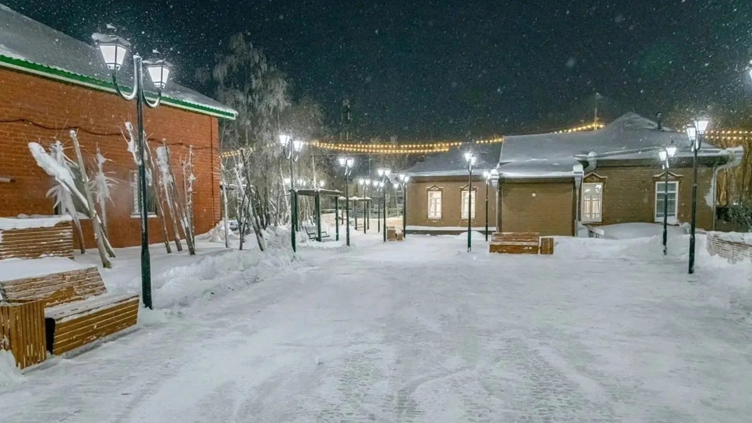 Небольшой сквер расположен между улицами Свердлова и Ленина. Фото: vk.com/titovsky_al