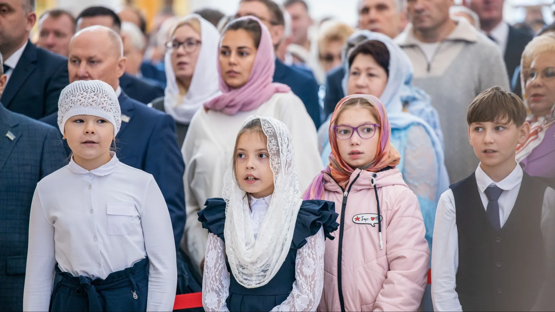 В праздник особенно молились о защите детей. Фото: Фёдор Воронов / «Ямал-Медиа»