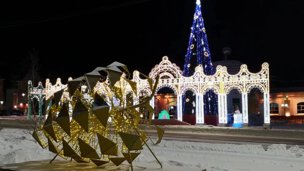 В каких городах ямальцы уже готовы сосчитать огни на елке, поздороваться с Дедом Морозом, покататься с горок? Фото: Елена Миленина / Ямал-Медиа