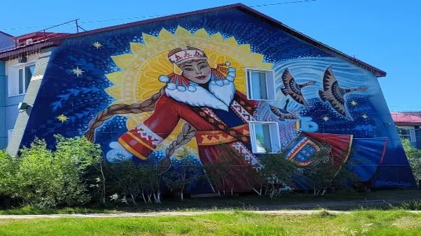 Один из муралов фестиваля YAM(ural)AL. Фото предоставлено пресс-службой губернатора ЯНАО