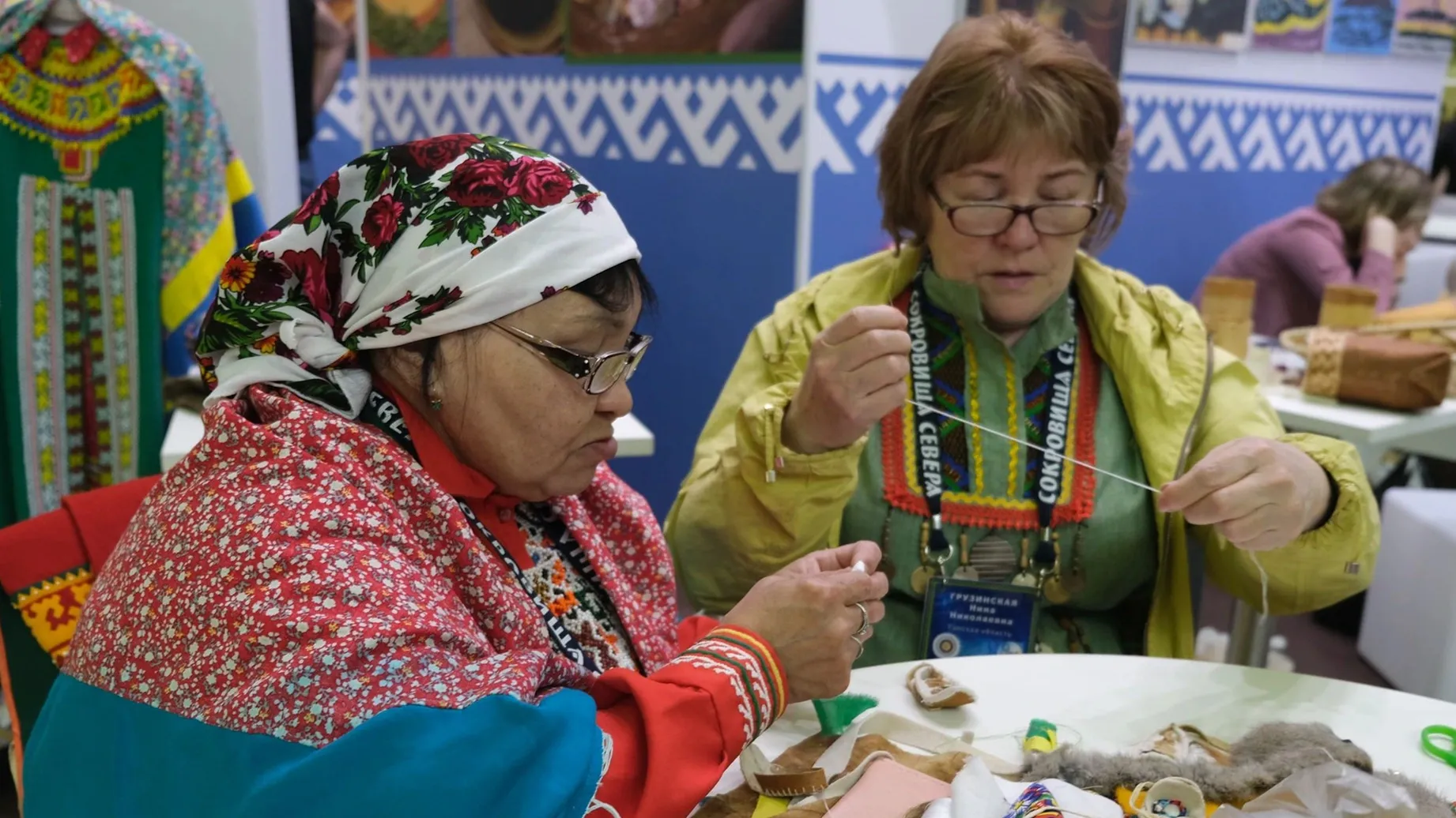 Муңева па кашң куртан симась ашкуӆайт, вератты харат ӆэсятты мосӆат па куртаң хоятат па няврэмат утаӆтаты, ханты уӆапсаев ант ёрэматы па еӆӆы туты ураңан. Хор: Альбина Тырлина.