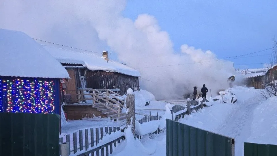 Пожар в Мужах произошел около 08:00 25 февраля. Фото: ЕДДС Шурышкарского района Пожар в Мужах произошел около 08:00 25 февраля. Фото: ЕДДС Шурышкарского района