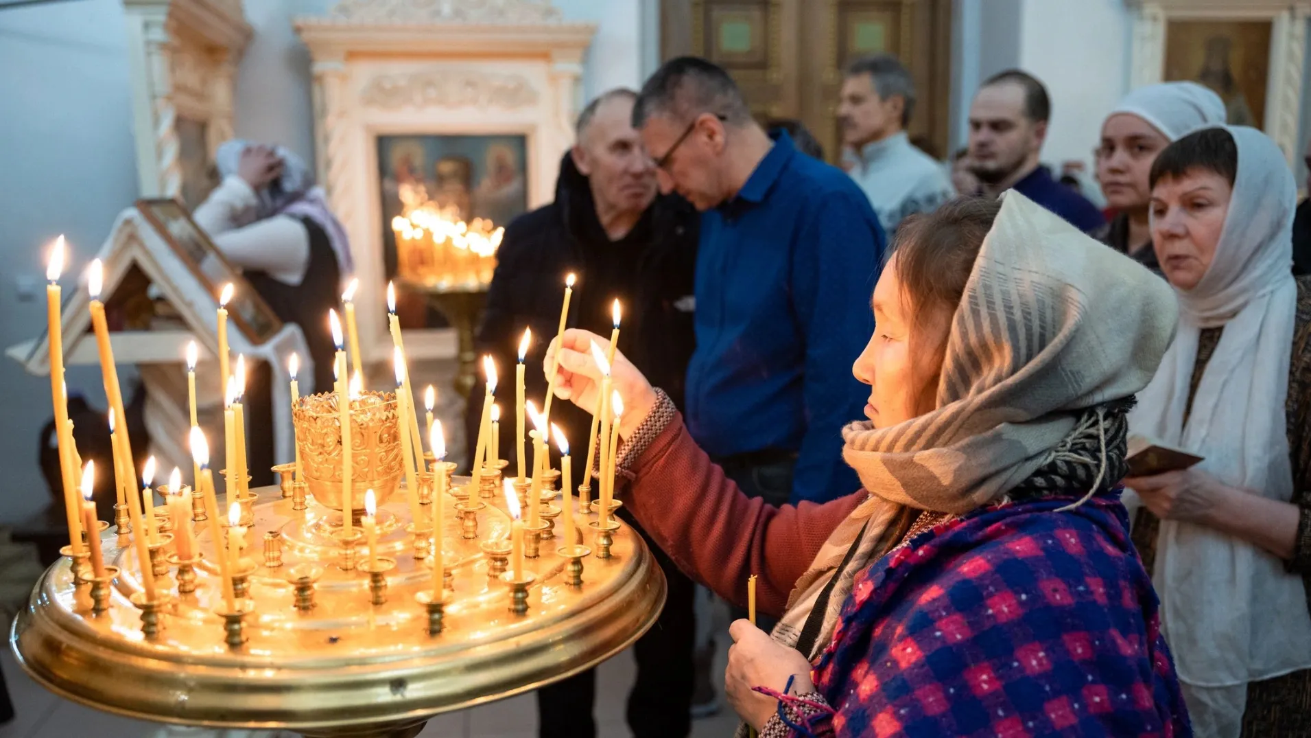 Православные чаще посещают храмы во время поста. Фото: Андрей Ткачёв / «Ямал-Медиа»