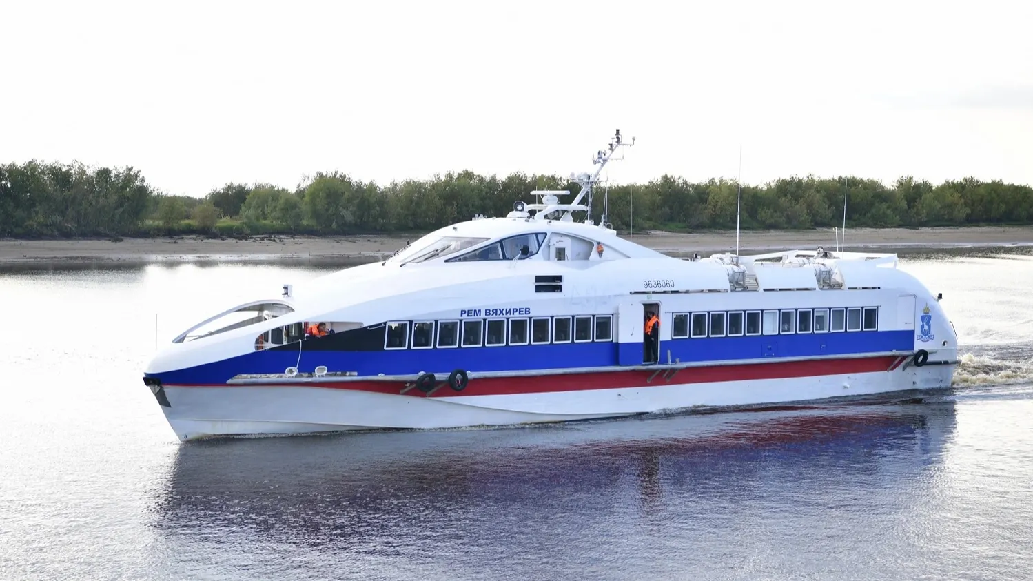 В расписание теплохода А-145 добавили еще одну важную для ямальцев остановку. Фото: Андрей Ткачёв / КРАСНЫЙ СЕВЕР