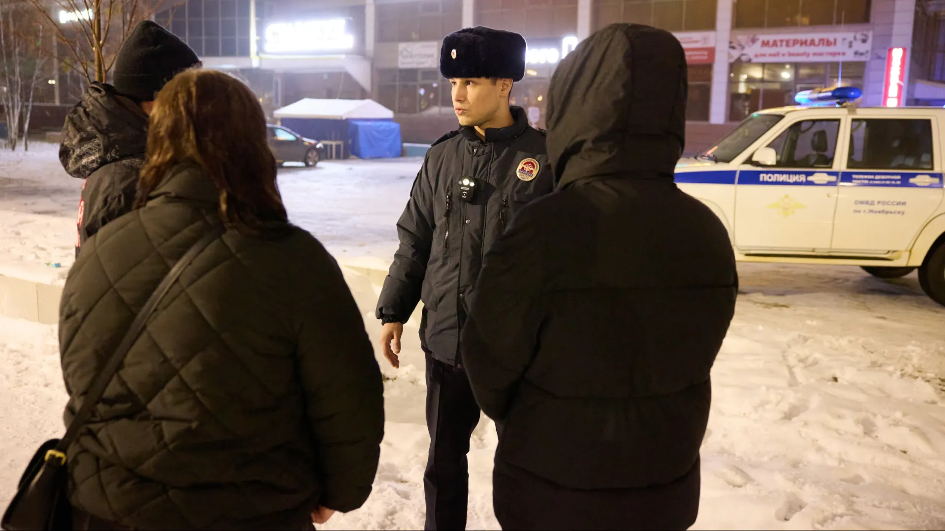Подростки услышали Романа Юрку. Фото: Юрий Здебский / «Ямал-Медиа»