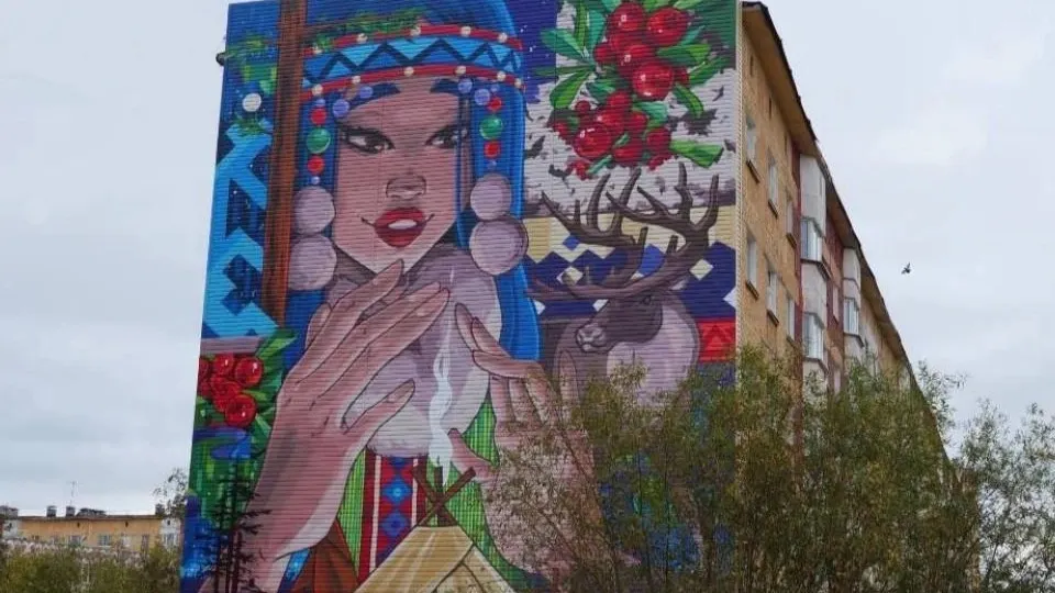 В прошлом году город украсили пятью муралами. Фото: vk.com/nuryanaoru