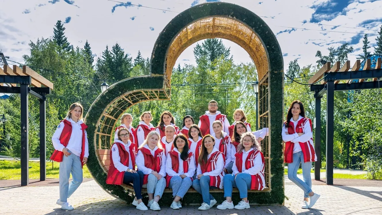 Коллектив Службы ЗАГС ЯНАО. Фото: Фёдор Воронов / «Ямал-Медиа»