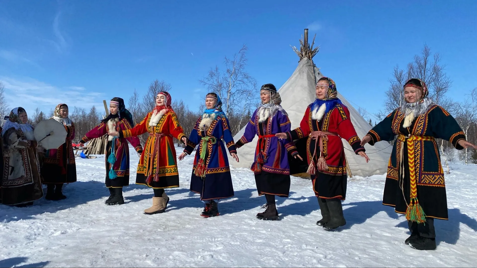 Обучение ненецким танцам на стойбище «Минлей». Фото: vk.com/minleyanao