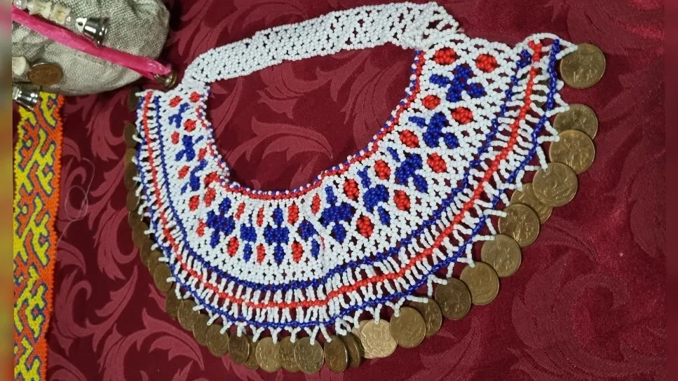 Украшение из бисера. Фото: Лидия Кобзева