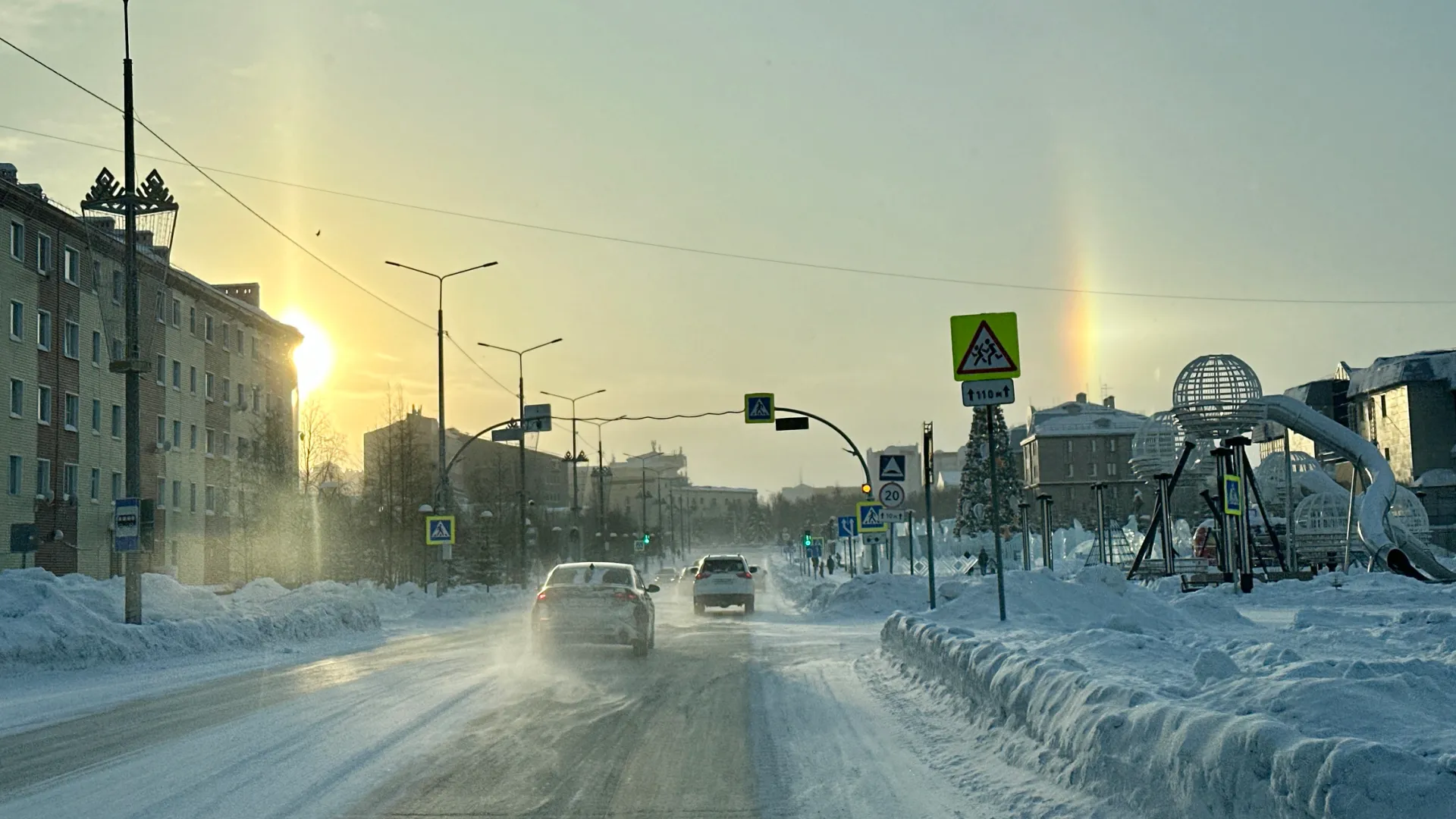 Солнце с ушами над столицей Ямала. Фото: Андрей Ткачёв / Ямал-Медиа