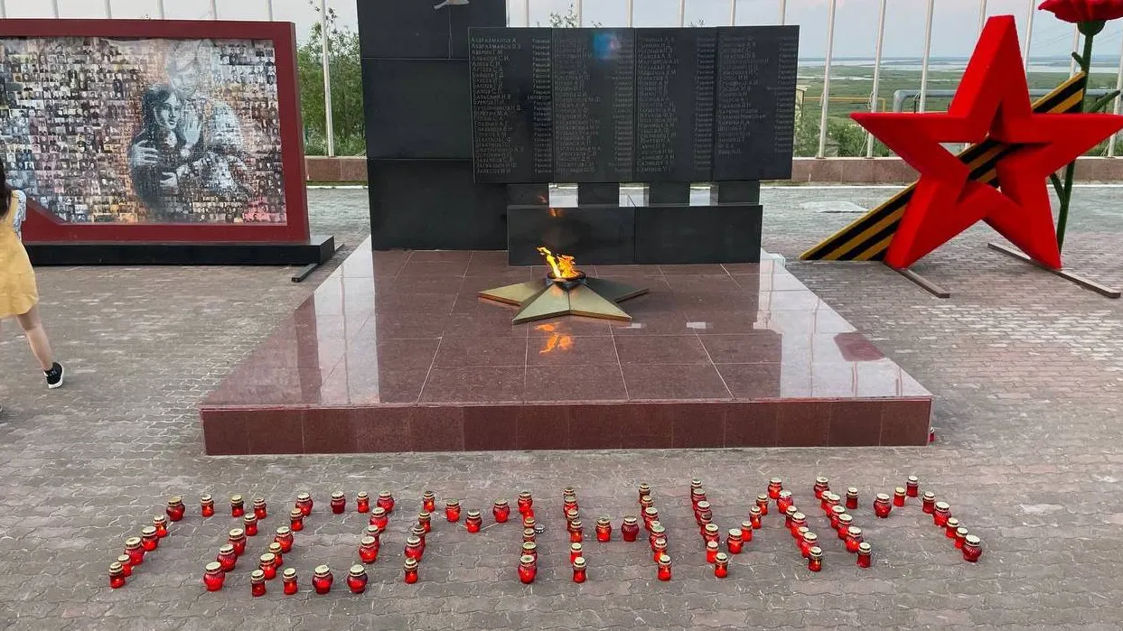 В акции памяти участвовали около ста жителей Тазовского. Фото: Молодежный центр