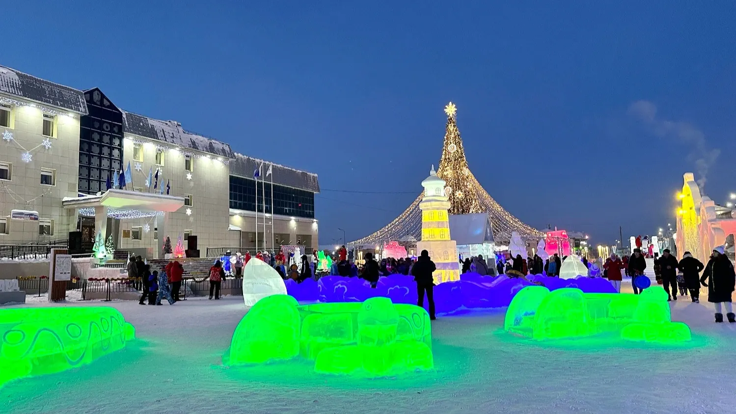 Горожан на празднике ждут игры, забавы и хороводы. Фото: Андрей Ткачёв / "Ямал-Медиа"