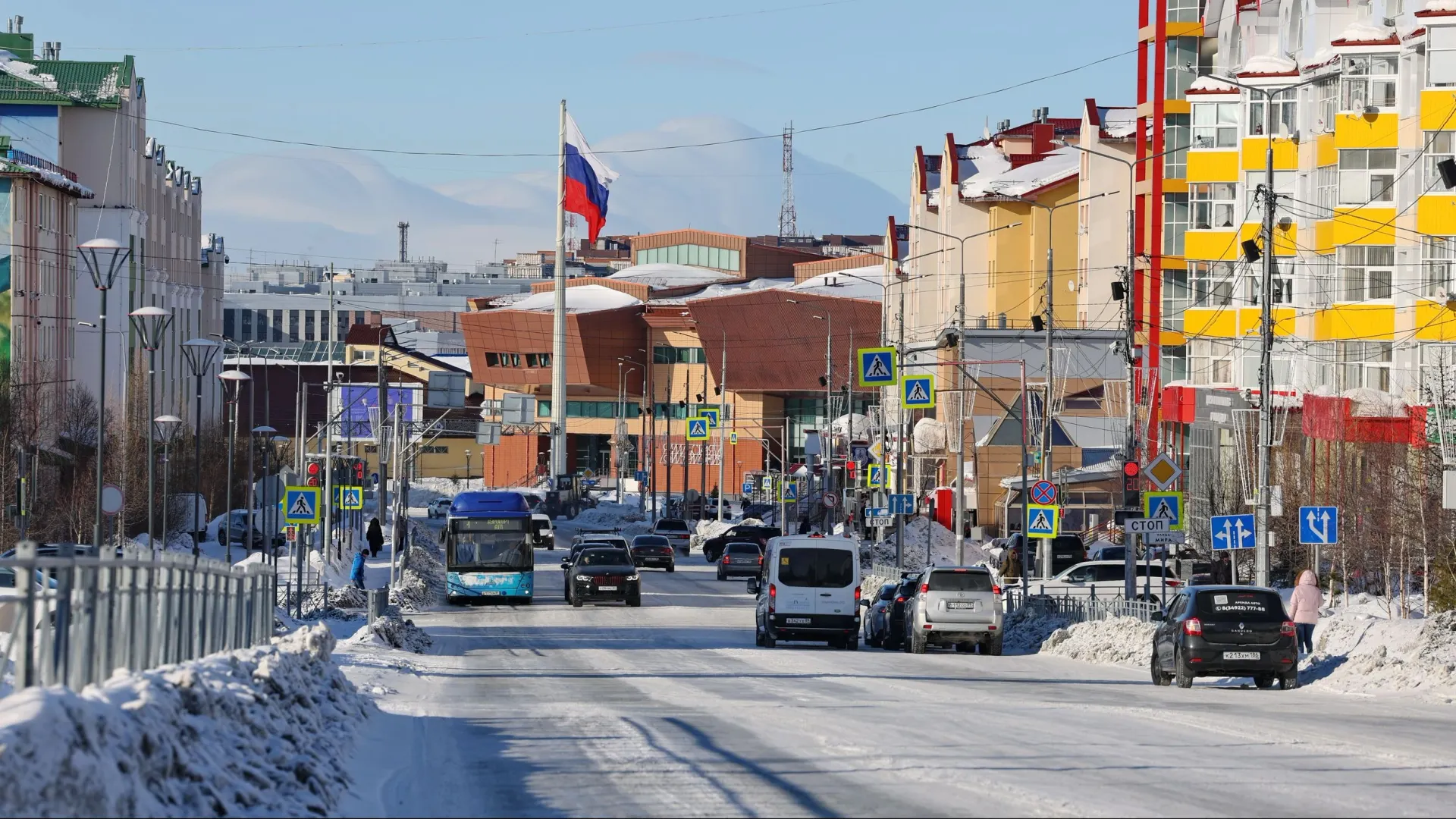 Перекресток улиц Чубынина, Свердлова и Мира. Фото: Андрей Ткачёв / «Ямал-Медиа»