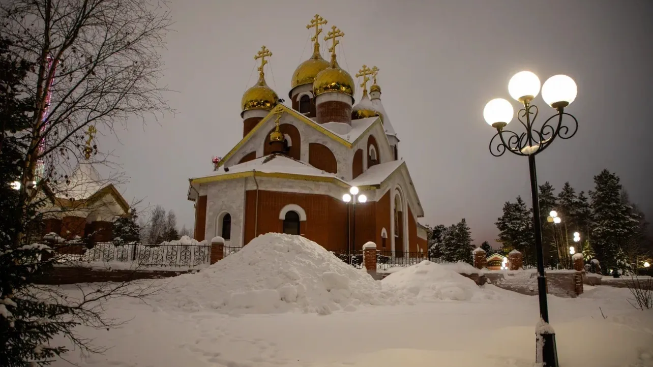 Храм в Ноябрьске назван в честь архангела Михаила. Фото: Ксения Соцкая / Ямал-Медиа