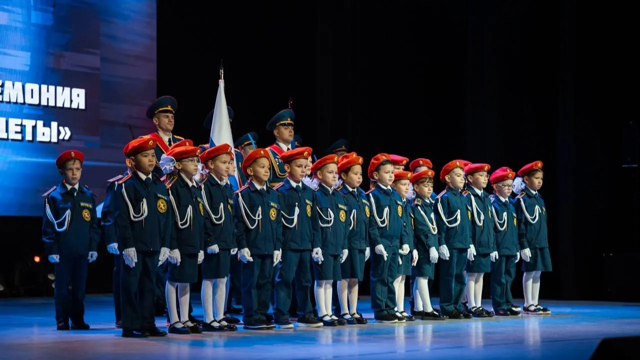 Первый на Ямале класс первоклассников — кадетов МЧС. Фото: администрация Салехарда / t.me/salekhard_admin