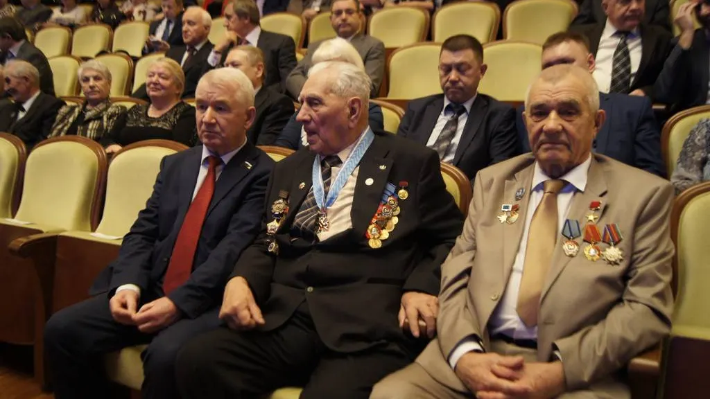 КРАСНЫЙ СЕВЕР