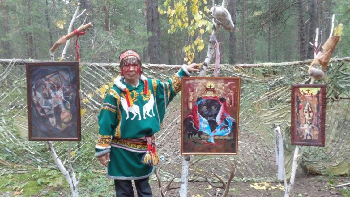 Леонид Лар на выставке в Археологическом музее-заповеднике (2012 год). Фото: из личного архива Леонида Лара
