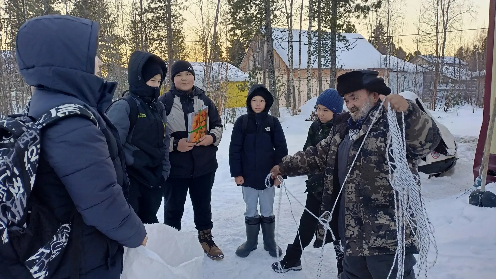 Леонид Петрович Русмиленко ашкуӆа няврэмата хуӆ веӆпасӆаты вераӆ эӆты потартас. Хор: Татьяна Тоярова
